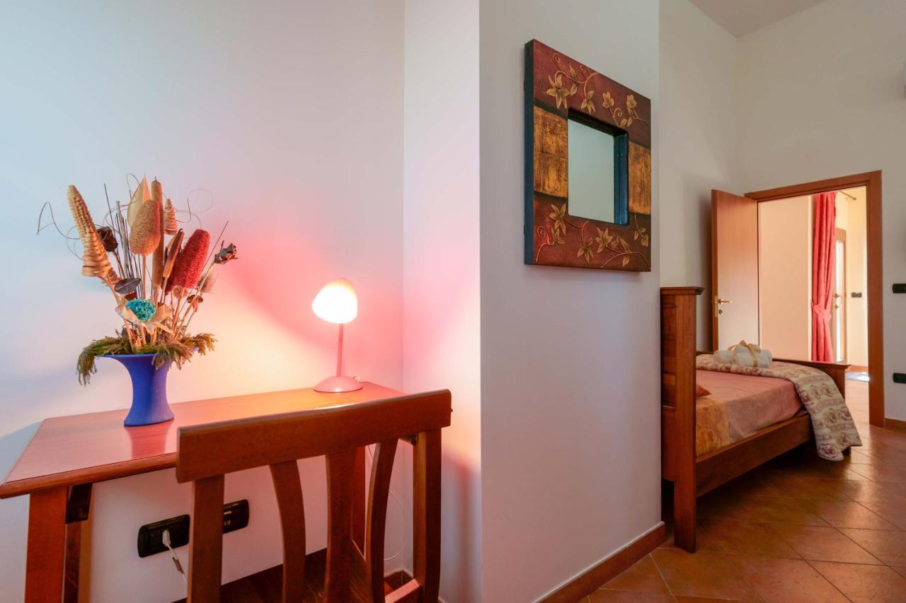 Bed And Breakfast Cairoli Exclusive Room Сан Пиетро Вернотико Екстериор снимка