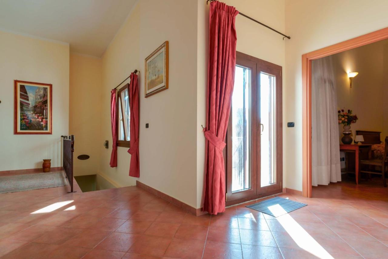 Bed And Breakfast Cairoli Exclusive Room Сан Пиетро Вернотико Екстериор снимка