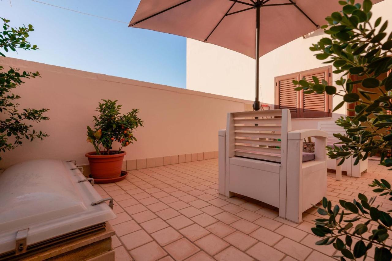 Bed And Breakfast Cairoli Exclusive Room Сан Пиетро Вернотико Екстериор снимка