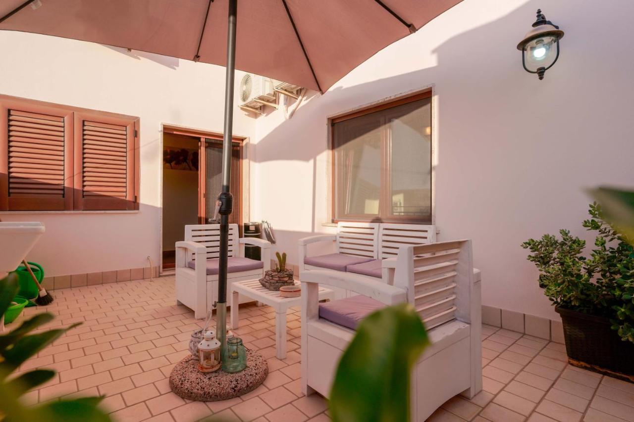 Bed And Breakfast Cairoli Exclusive Room Сан Пиетро Вернотико Екстериор снимка