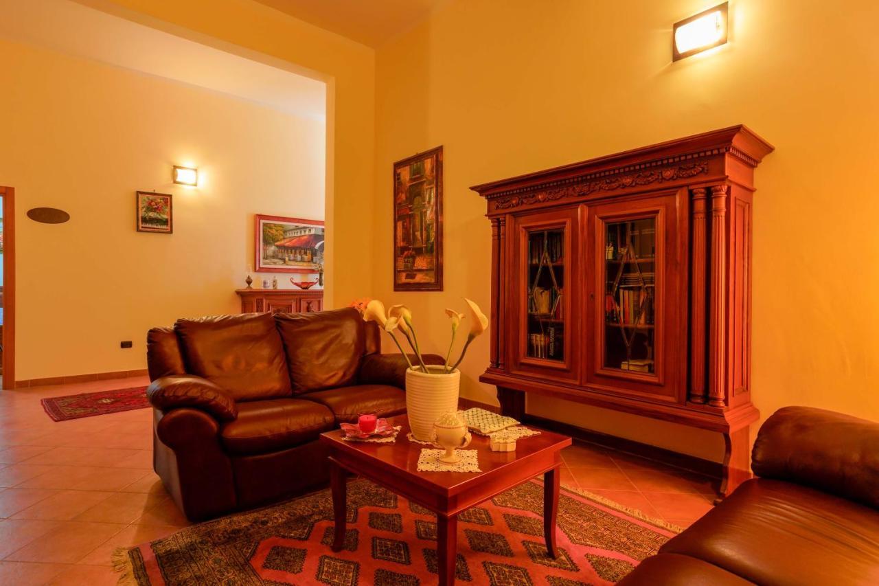 Bed And Breakfast Cairoli Exclusive Room Сан Пиетро Вернотико Екстериор снимка